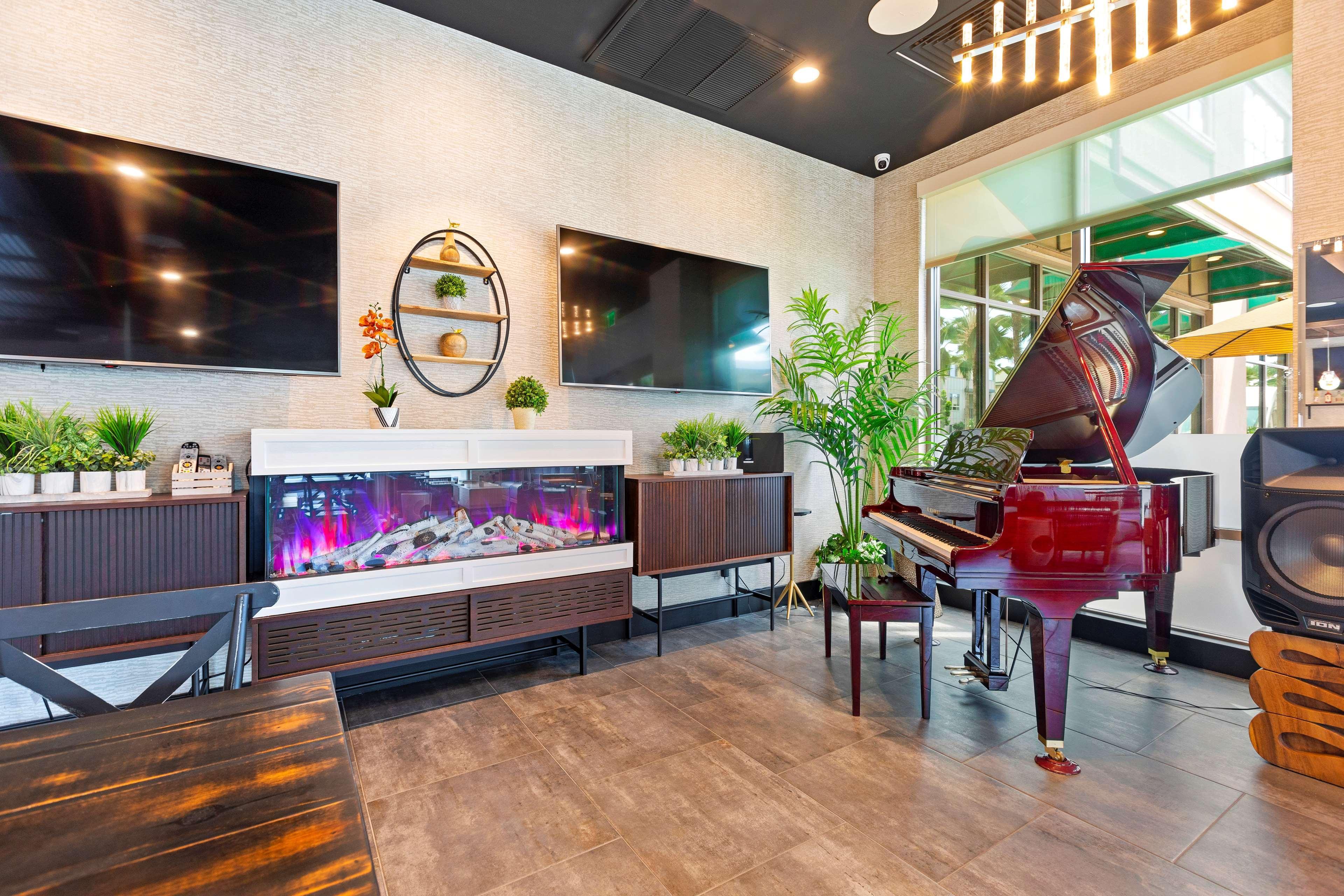 Hotel Embassy By Hilton Oahu - Free Breakfast Kapolei