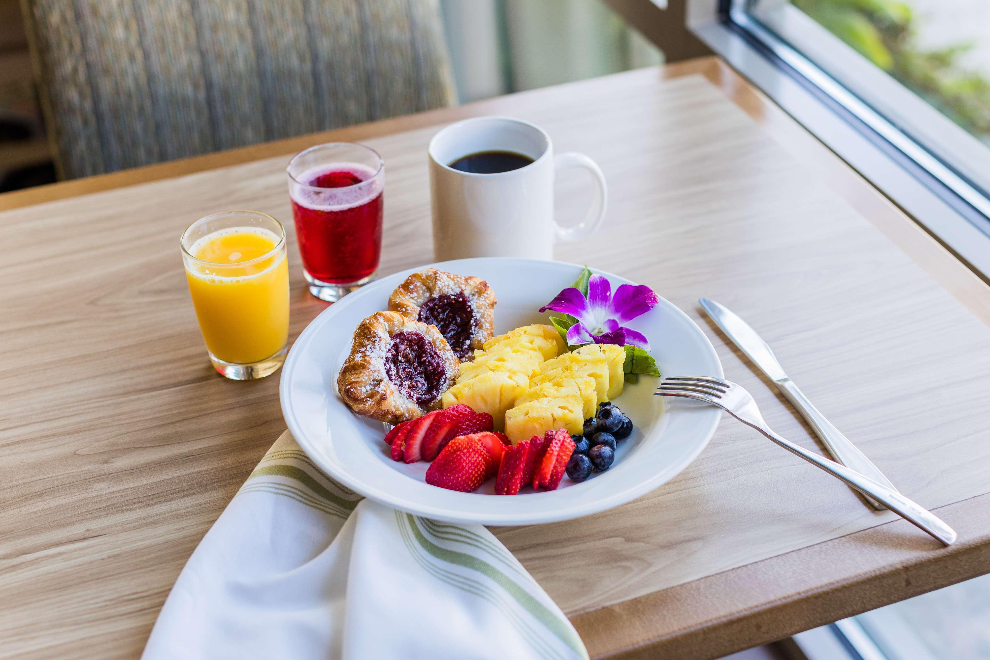 Embassy By Hilton Oahu - Free Breakfast