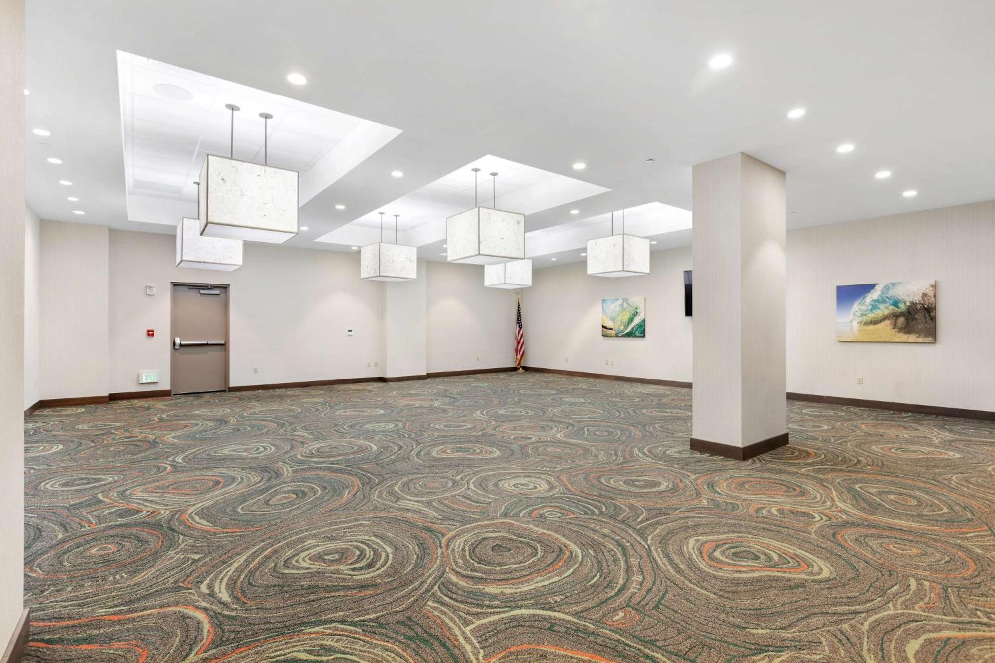 Embassy By Hilton Oahu - Free Breakfast Hotel