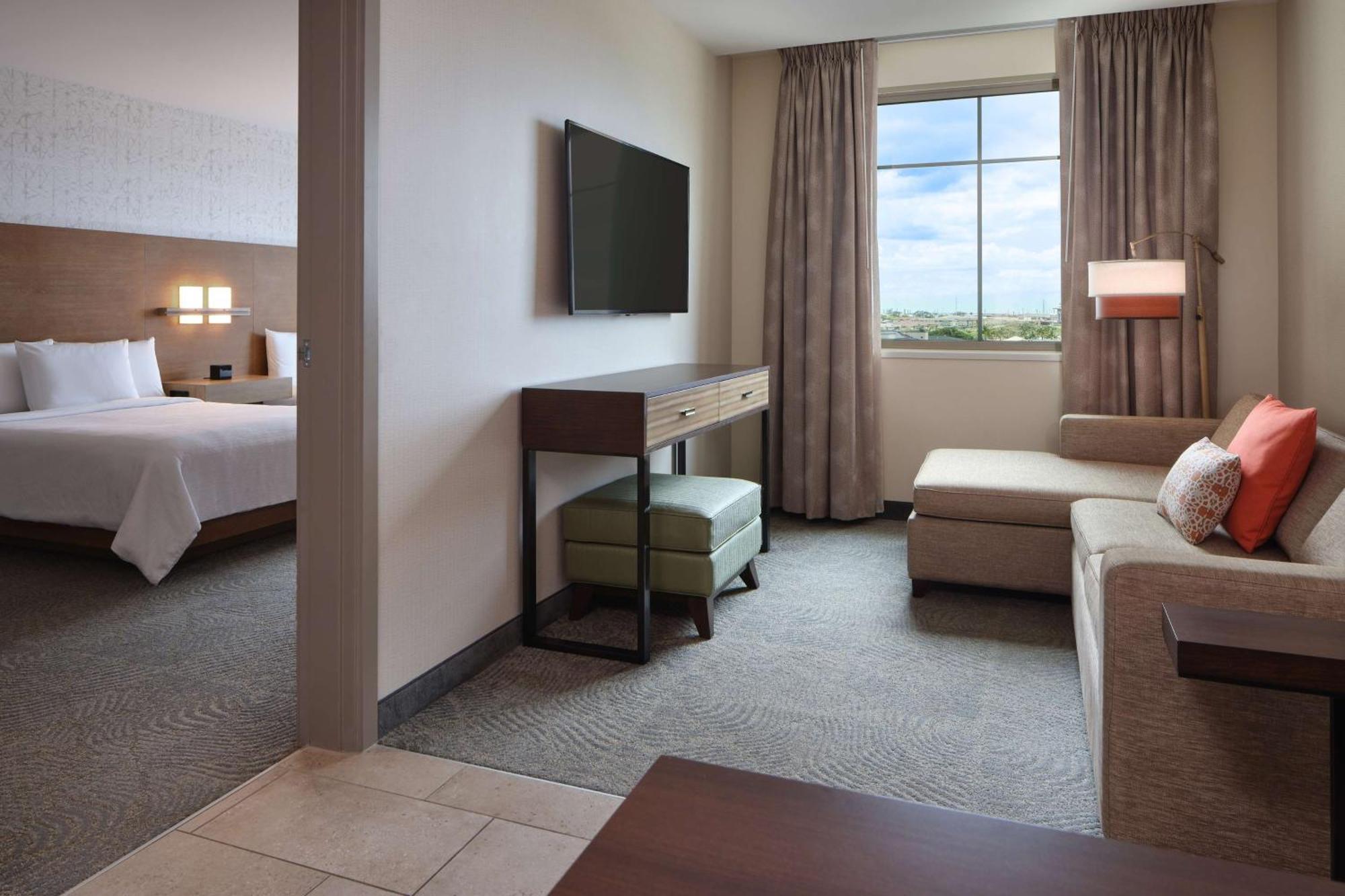 Embassy By Hilton Oahu - Free Breakfast 4*