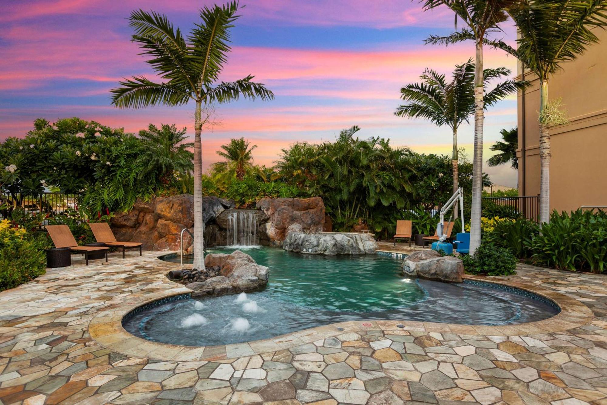 Hotel Embassy By Hilton Oahu - Free Breakfast Kapolei