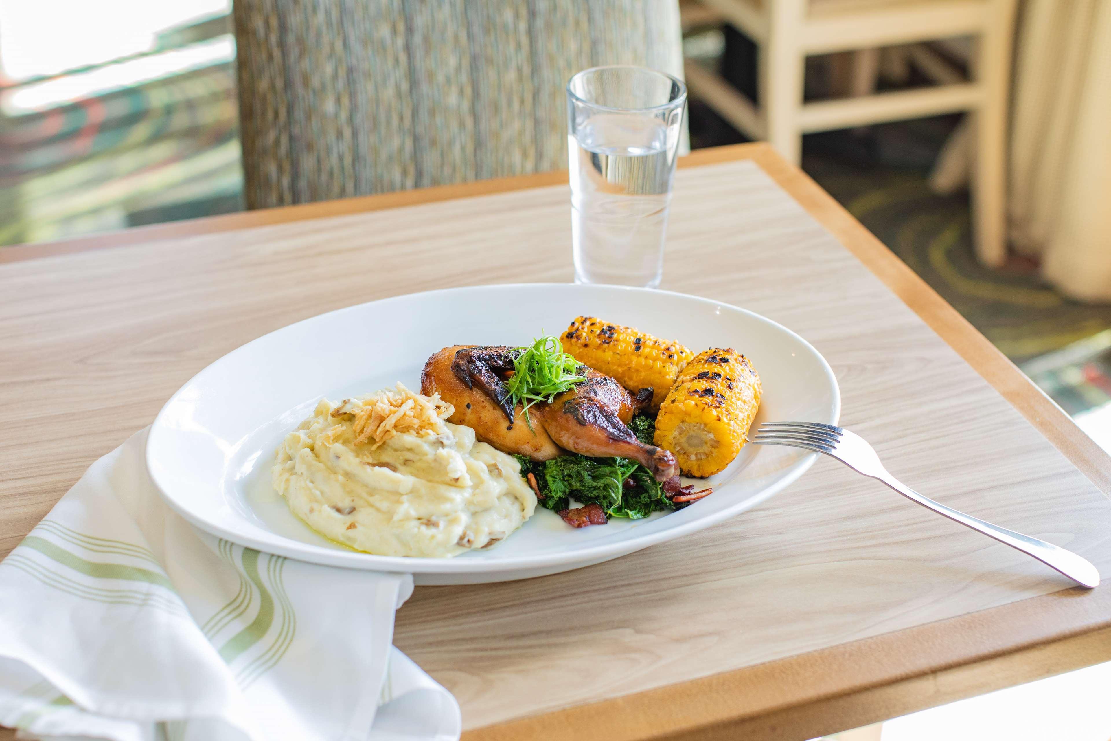 Embassy By Hilton Oahu - Free Breakfast
