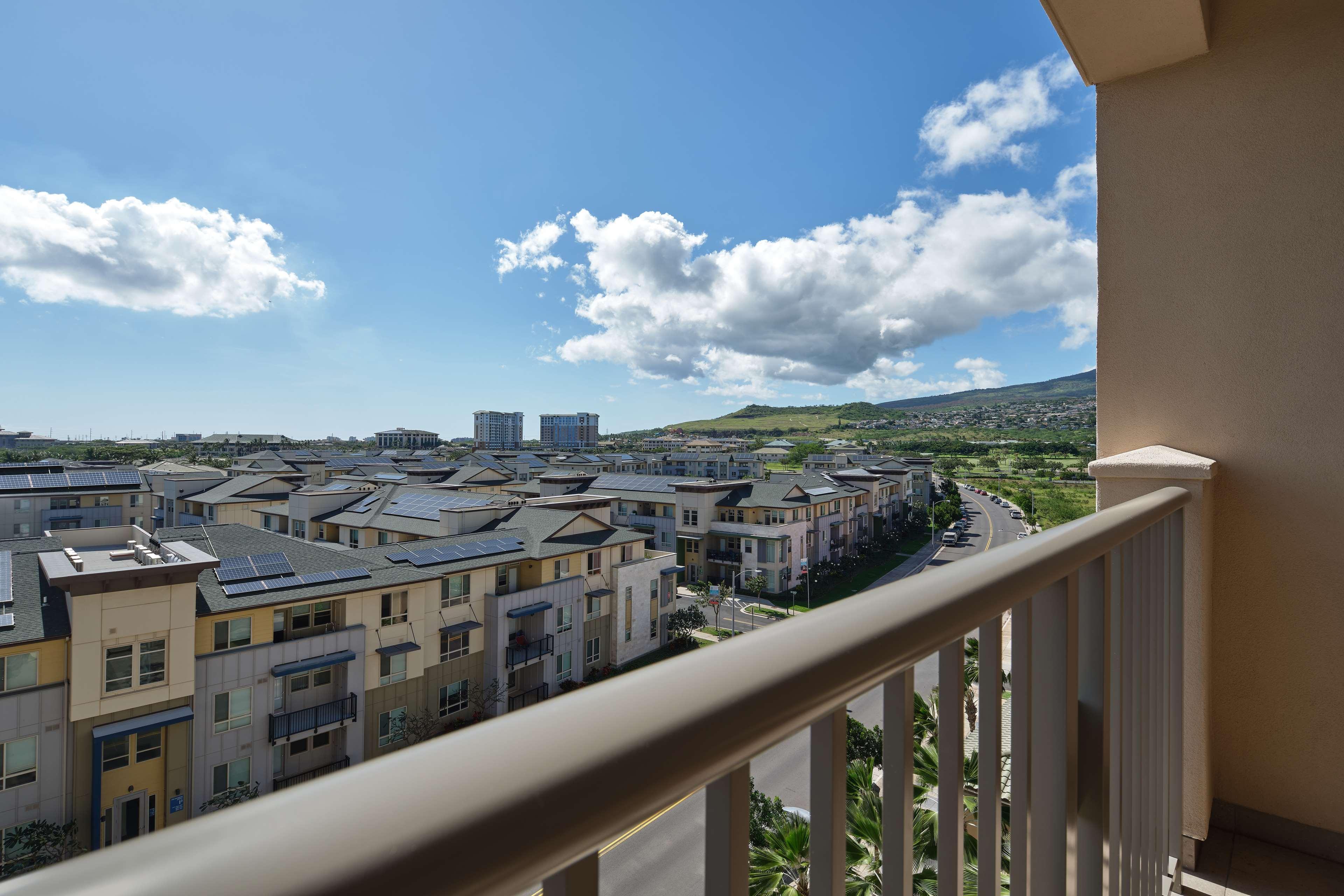 Embassy By Hilton Oahu - Free Breakfast