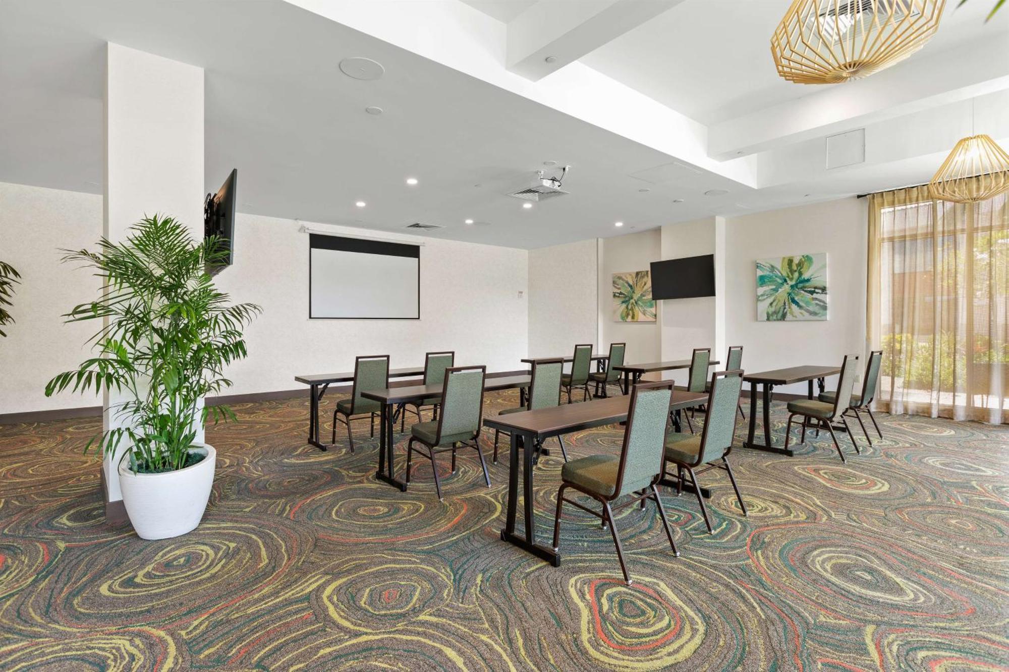Embassy By Hilton Oahu - Free Breakfast Hotel Kapolei