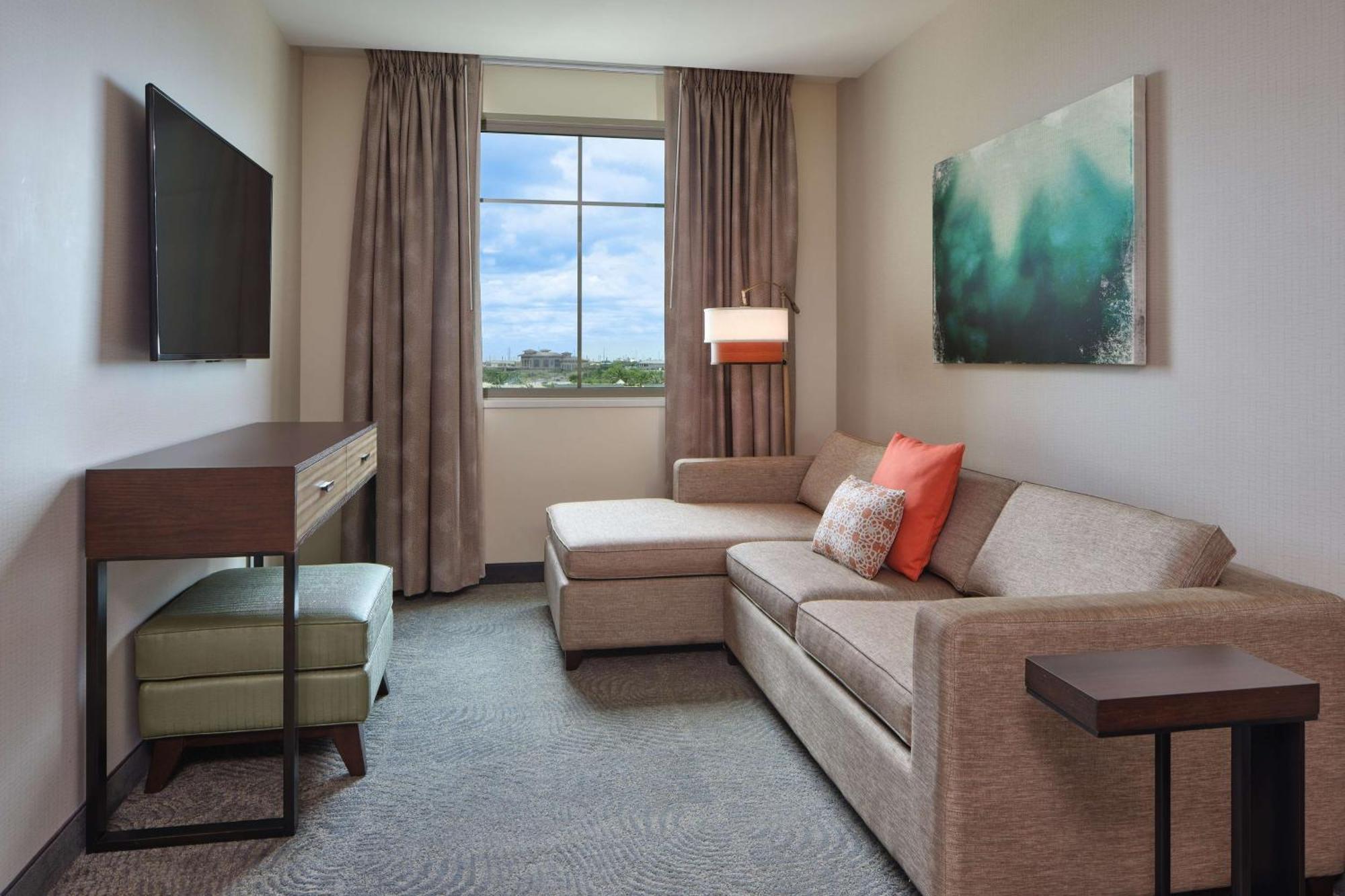 Embassy By Hilton Oahu - Free Breakfast